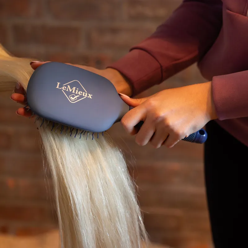 LeMieux Tangle Tidy in Powder Blue-2