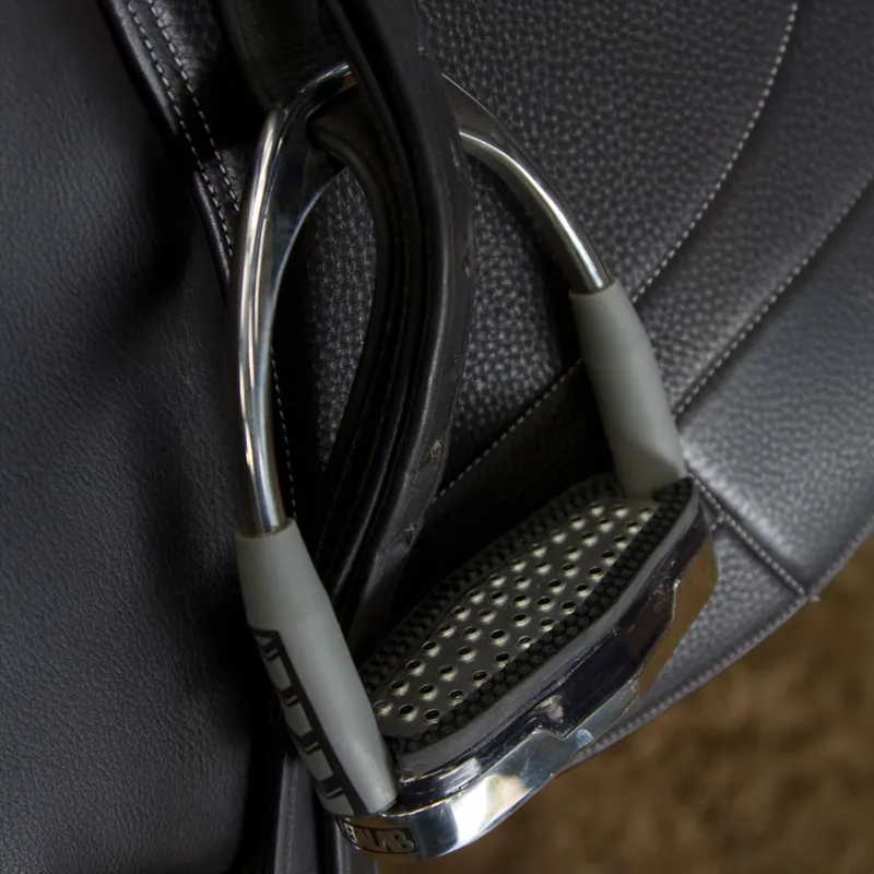Whitaker IRAIR Air Cushioned Stirrup Irons in Silver-2