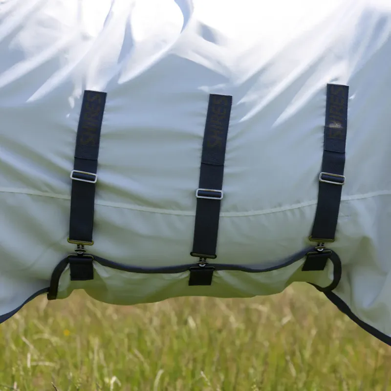 Highlander Plus Sweet-Itch Combo Rug in White/Air Force-2