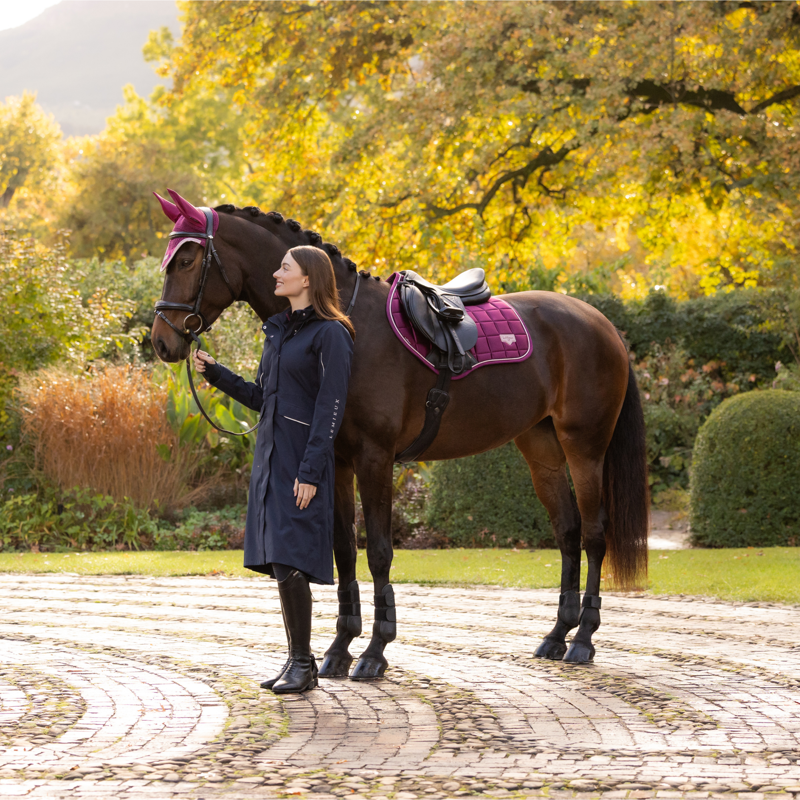 LeMieux Loire Classic Close Contact Square in Blackberry-4