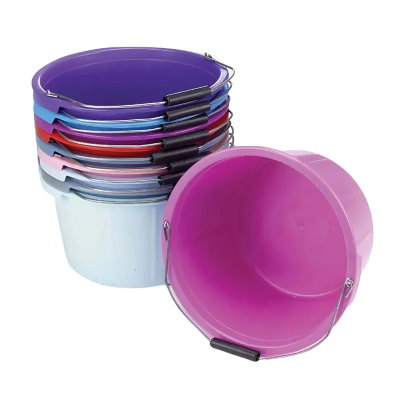 Lincoln Plastic Feed Bucket in Purple