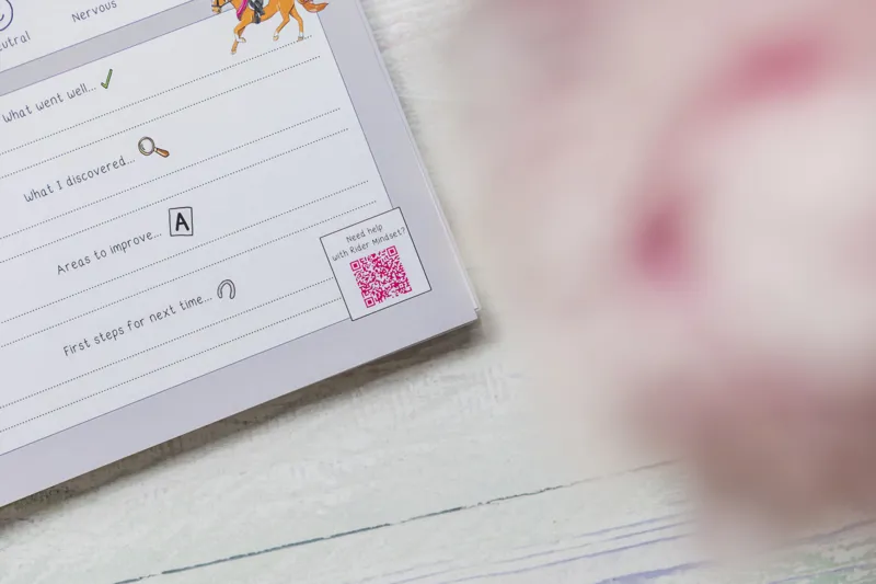 Emily Cole Show Planner Book in Assorted-3