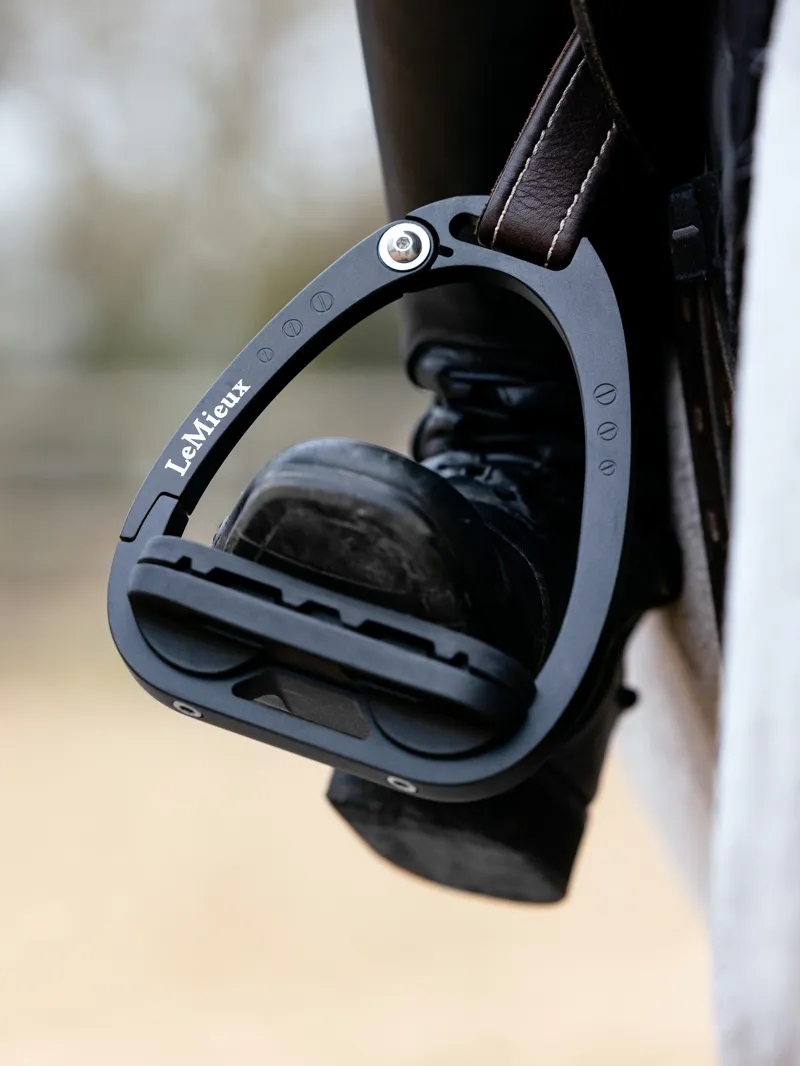 LeMieux Junior Vector Balance Stirrup in Carbon-3