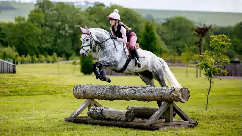 LeMieux Suede GP Square in Blossom Pink