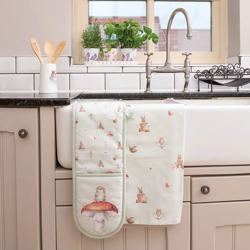 Wrendale Designs Garden Friends Double Oven Glove-1