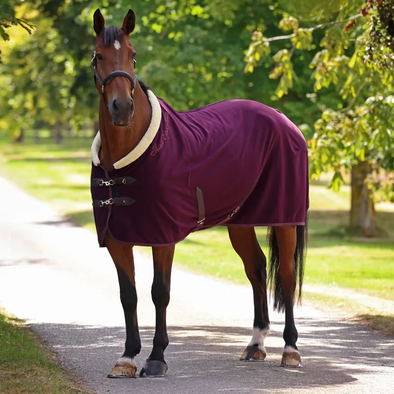 Shires Deluxe Fleece Rug in Black Cherry
