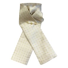 Equetech Self Tying Pin Spot Stock Cream/Gold Equetech Self Tying Pin Spot Stock Cream/Gold
