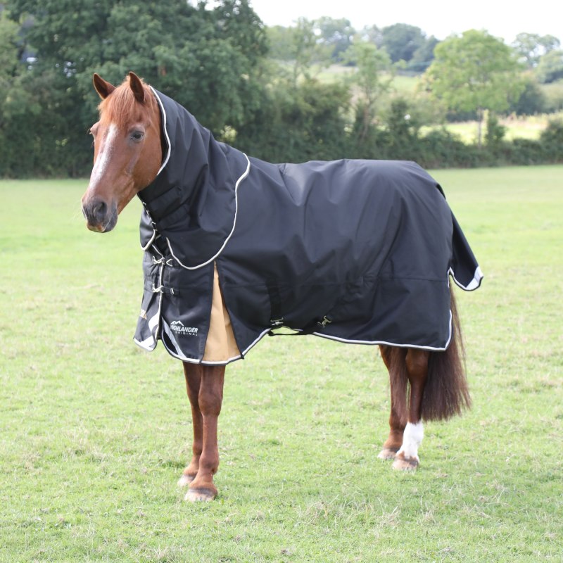 Shires Highlander Plus 200 Turnout Rug & Neck Set Black Shires Highlander Plus 200 Turnout Rug & Neck Set Black