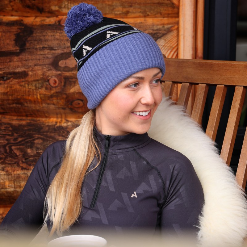 bobble hat 