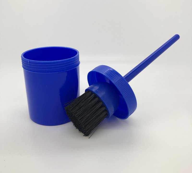 Roma Hoof Oil Pot and Brush Roma Hoof Oil Pot and Brush