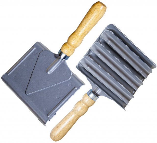 Townfields Products Townfields Metal Jockey Curry Comb