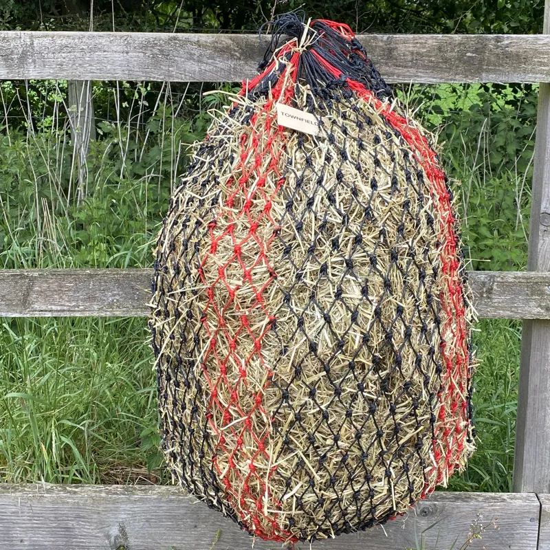Townfields Deluxe Haylage Net Large 42 inches in Red and Black