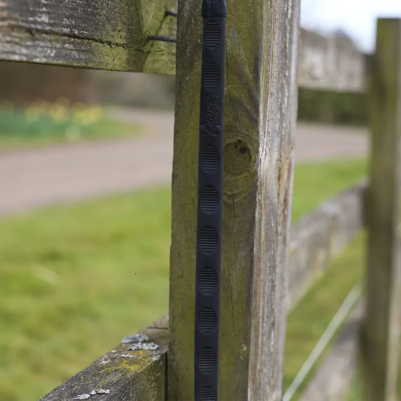 Townfields Hampton Magna Thumb Grip English Rubber Reins Full in Black-1