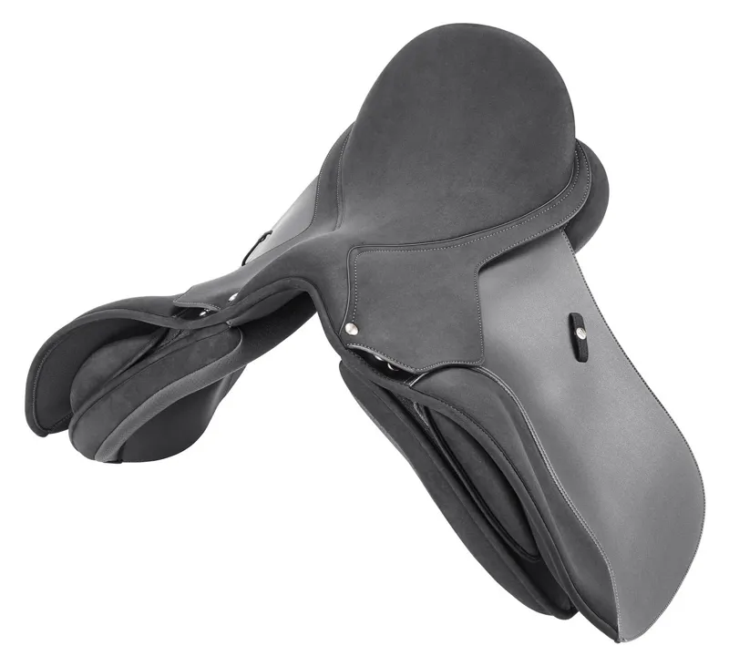 Wintec 2000 Wide All Purpose Saddle with Hart in Black