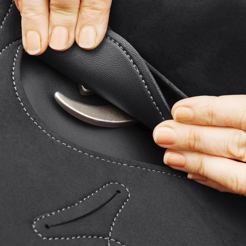 Wintec Pro Stock Saddle with Hart in Black-3